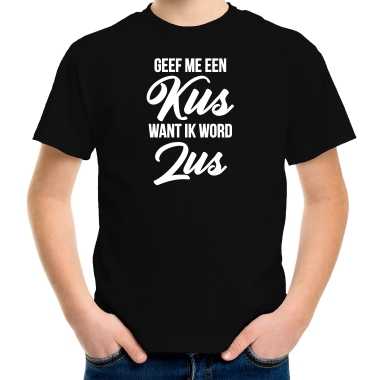 Geef een kus ik word zus kado shirt voor meisjes / kinderen zwart kopen