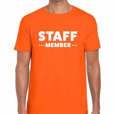 Personeel t-shirt oranje met staff member bedrukking voor heren kopen
