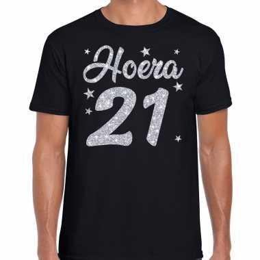 Zwart hoera 21 jaar verjaardag t-shirt voor heren met zilveren glitter bedrukking kopen