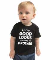 I get my good looks from my brother kado shirt zwart voor baby jongen meisje kopen