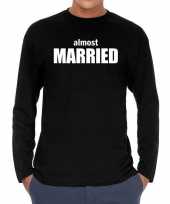 Long sleeve t-shirt zwart met almost married bedrukking voor heren kopen