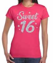Roze sweet 16 verjaardags kado t-shirt outfit voor dames met zilver glitter bedrukking kopen