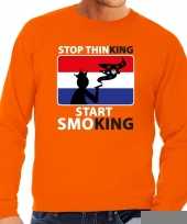 Stop thinking start smoking sweater oranje heren kopen