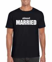 Vrijgezellenfeest almost married t-shirt zwart voor heren kopen